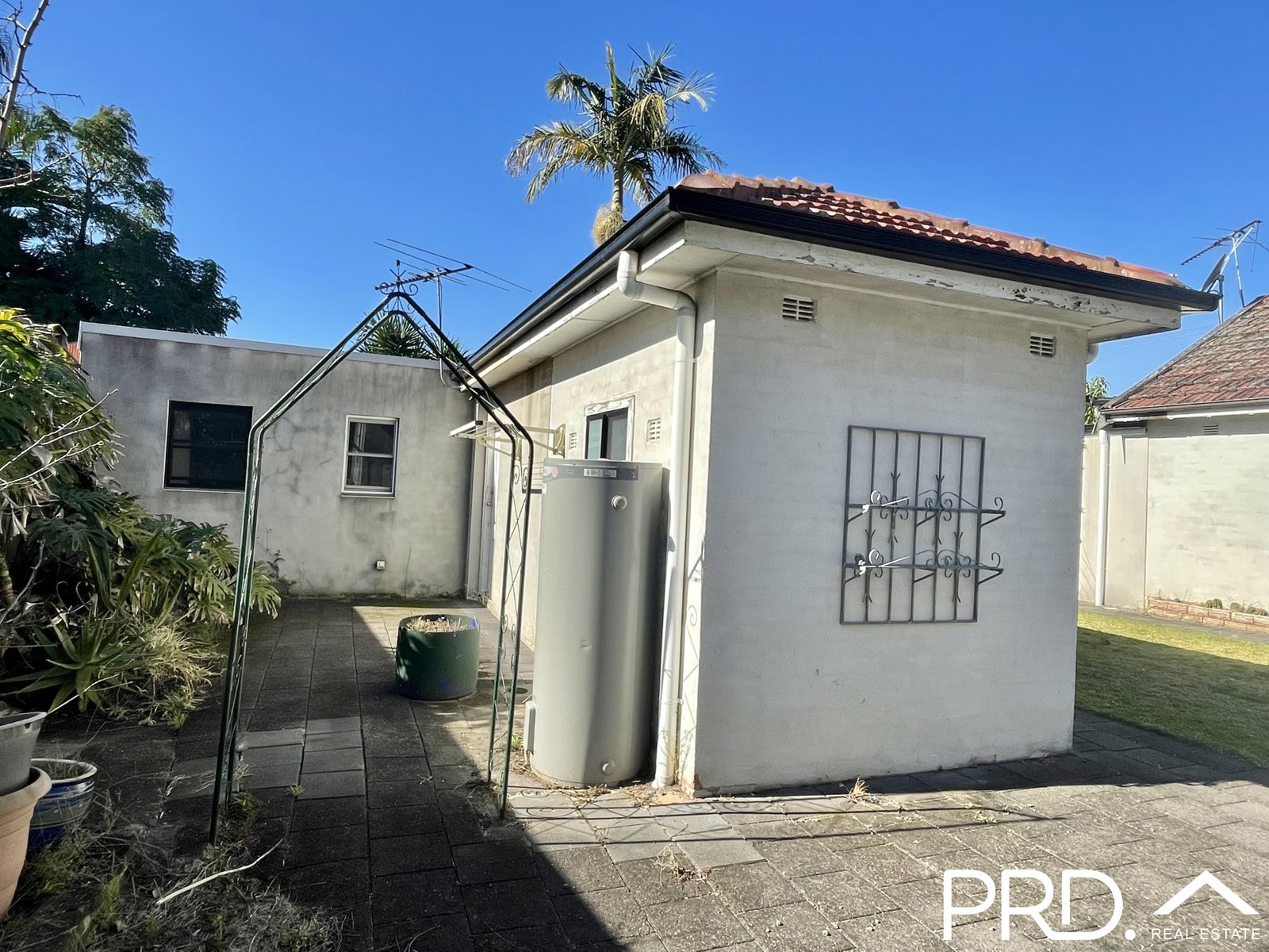 2/711 Henry Lawson Drive EAST HILLS 2