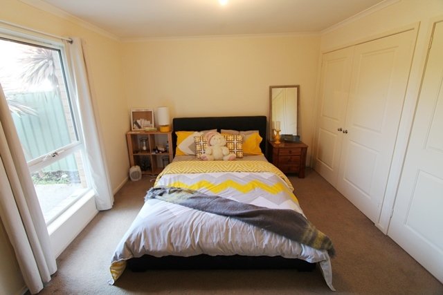 2/712 Geelong Road CANADIAN 9