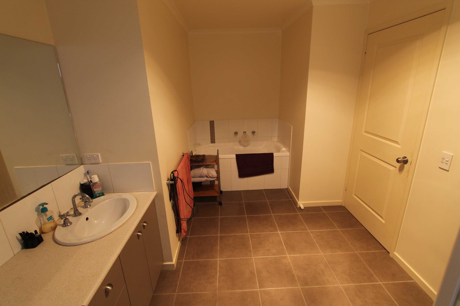 2/712 Geelong Road CANADIAN 11