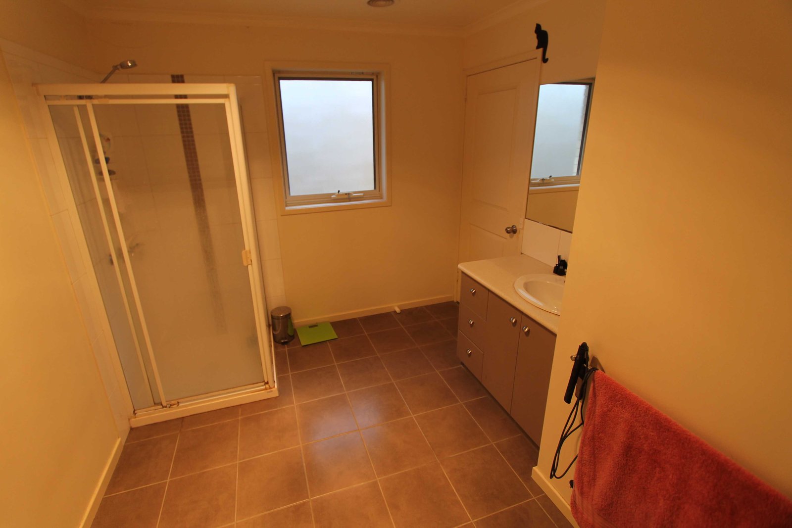 2/712 Geelong Road CANADIAN 13