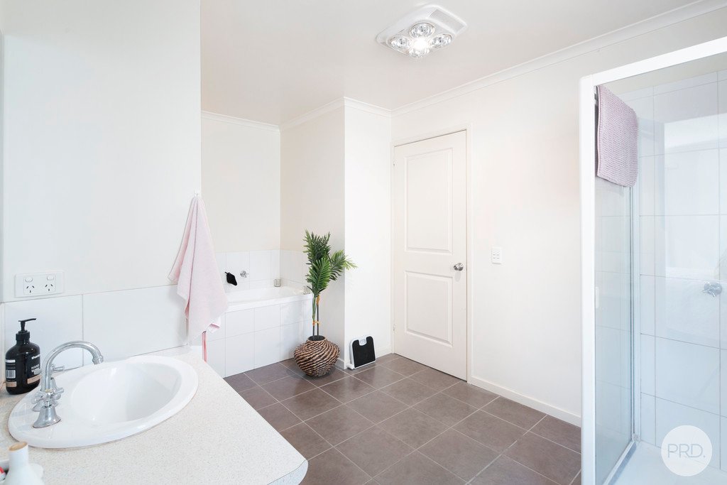 2/712 Geelong Road CANADIAN 7