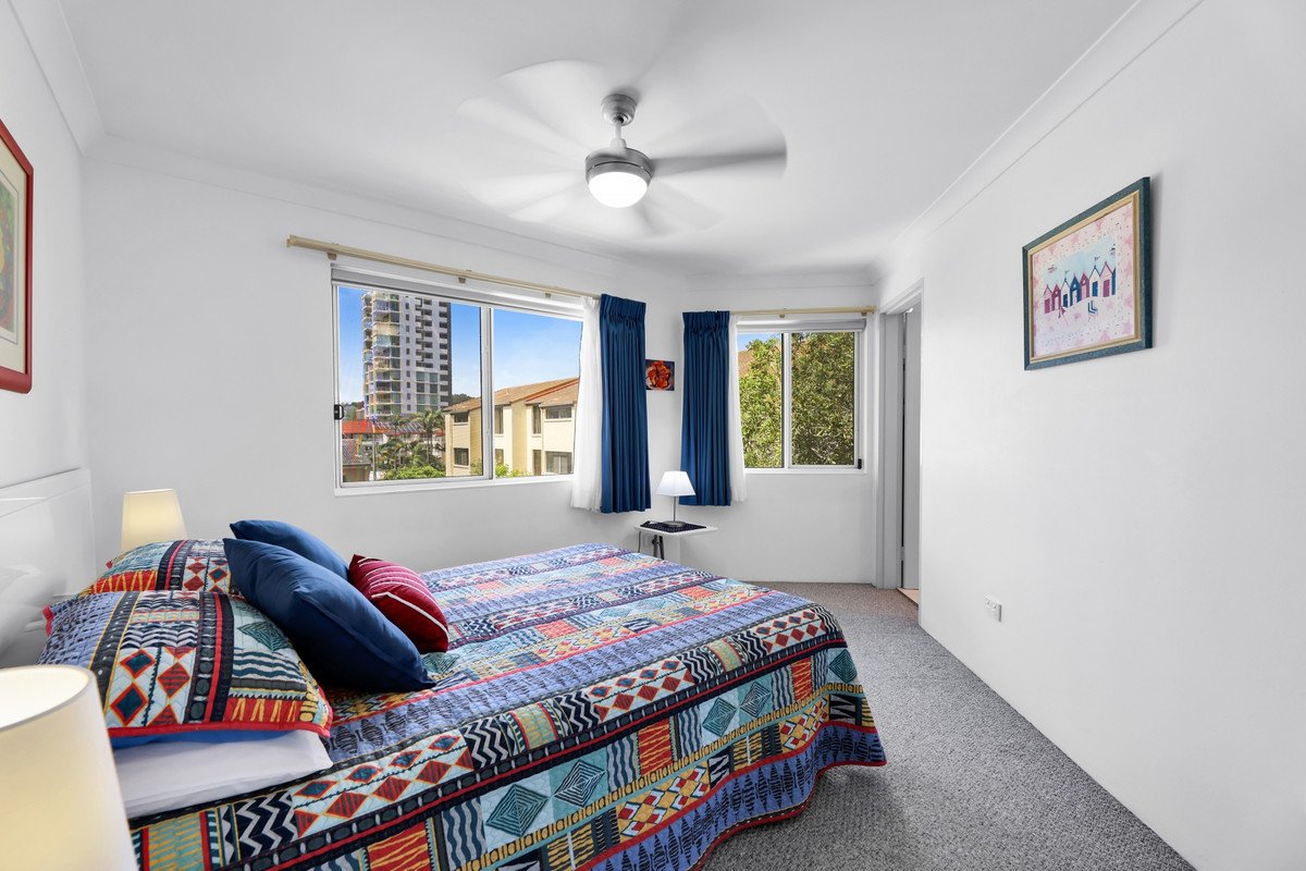 27/136 The Esplanade Burleigh Heads 11