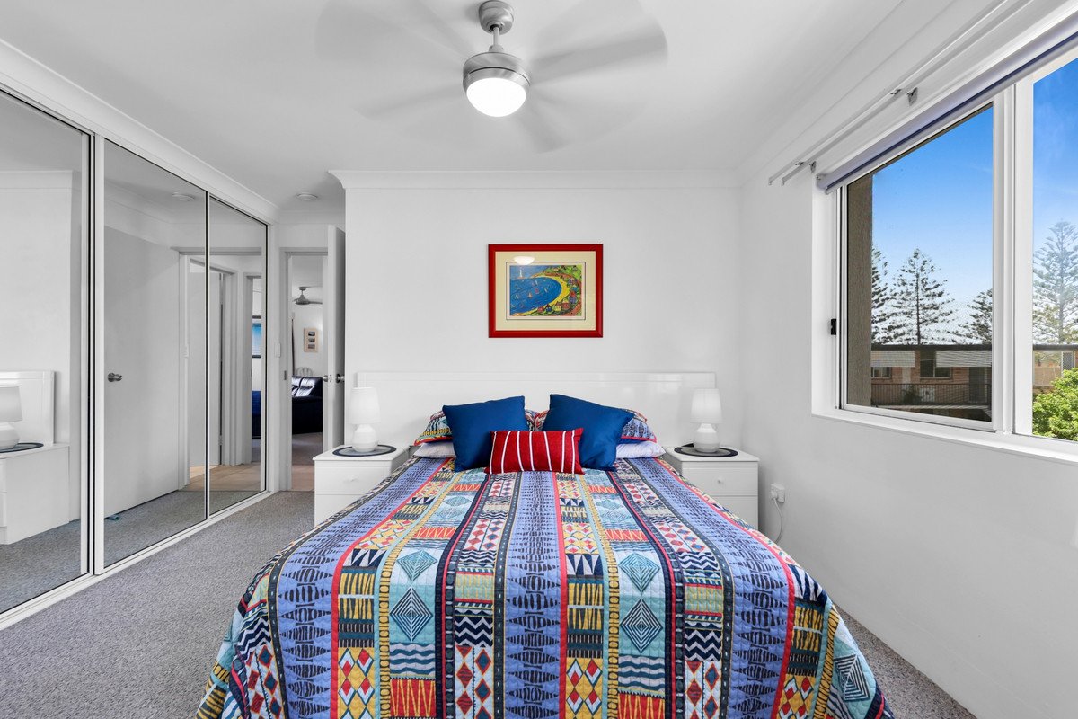 27/136 The Esplanade Burleigh Heads 12