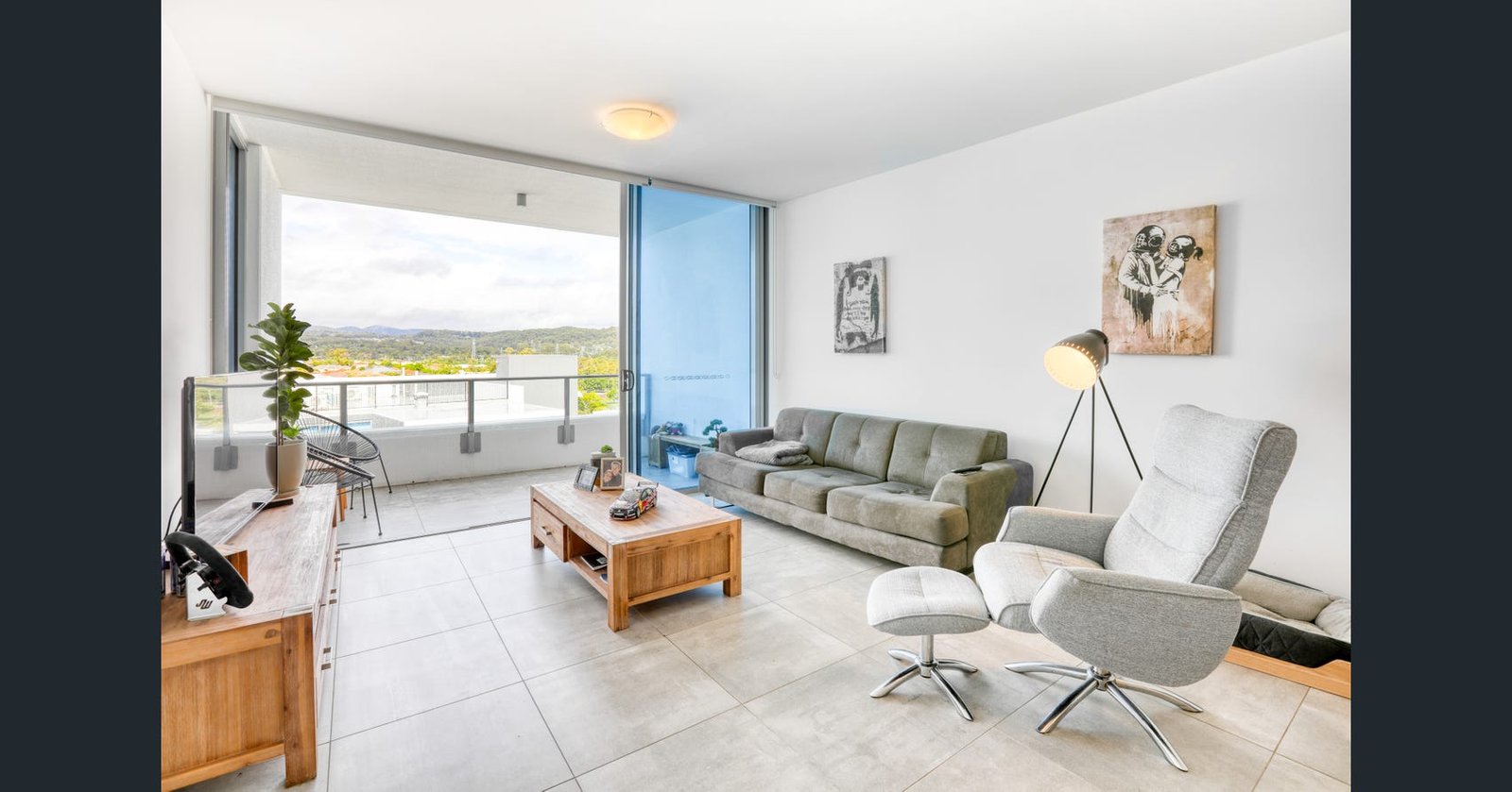 2715/397 Christine Avenue VARSITY LAKES 3