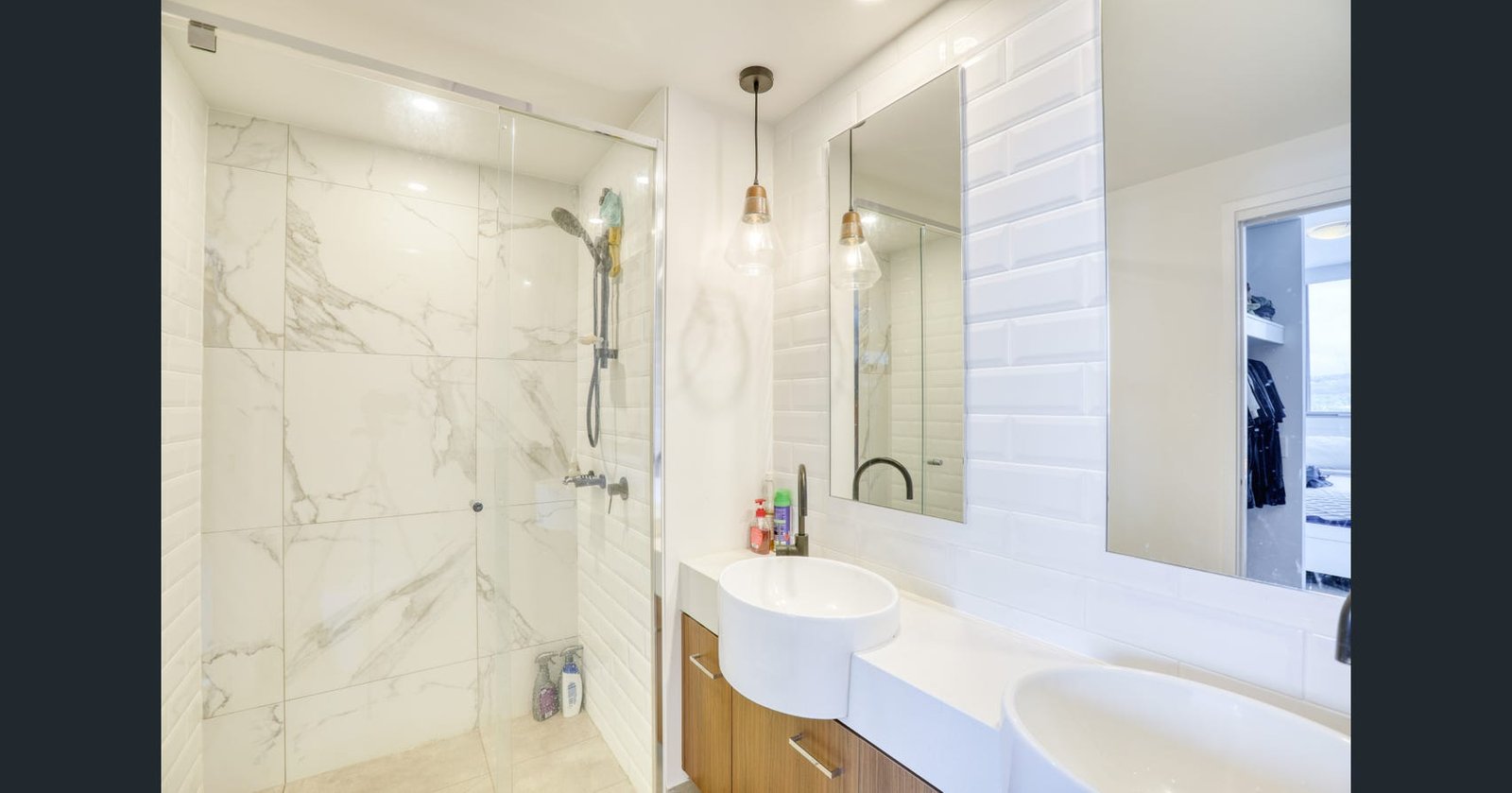 2715/397 Christine Avenue VARSITY LAKES 5