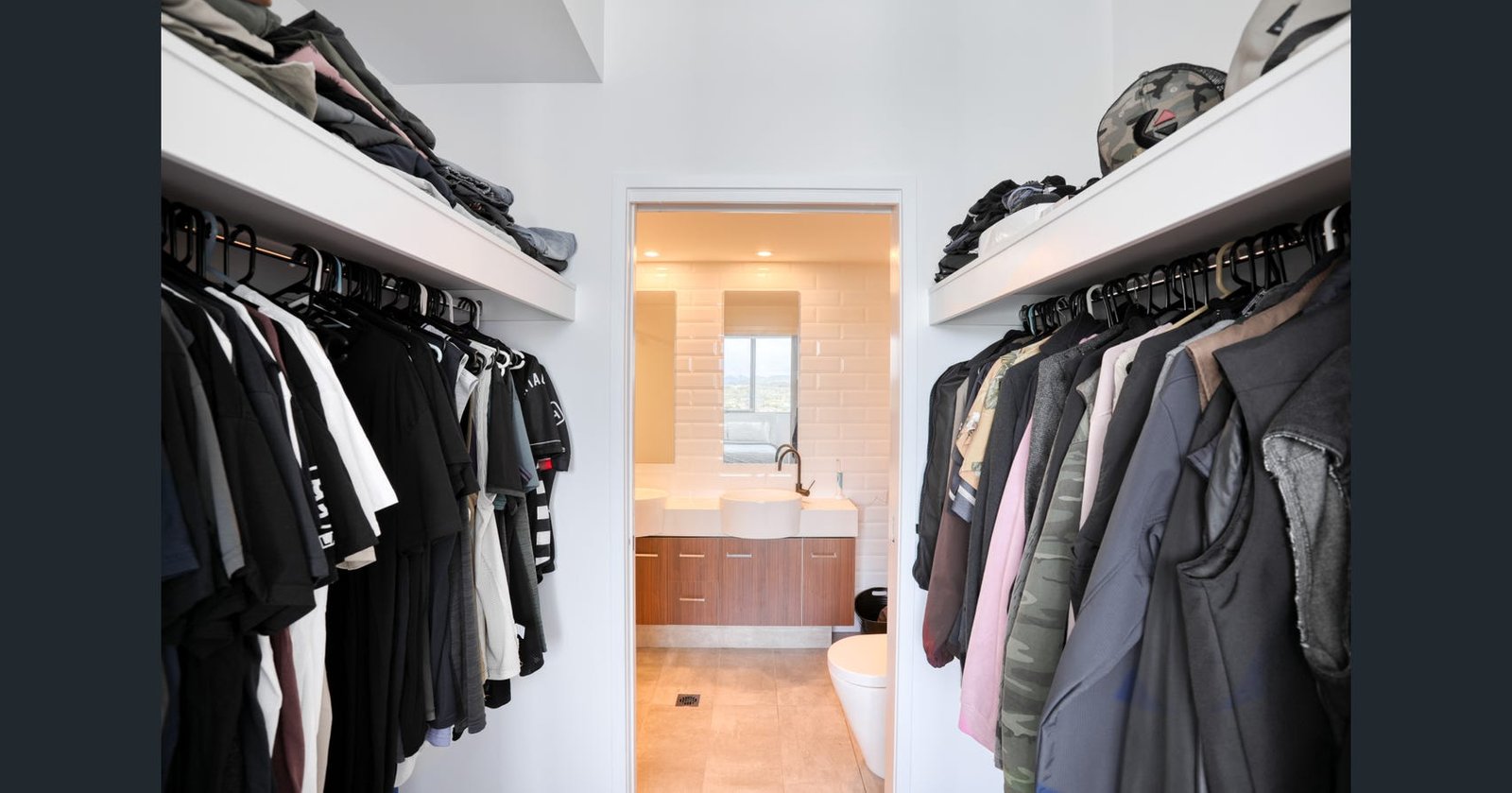 2715/397 Christine Avenue VARSITY LAKES 8