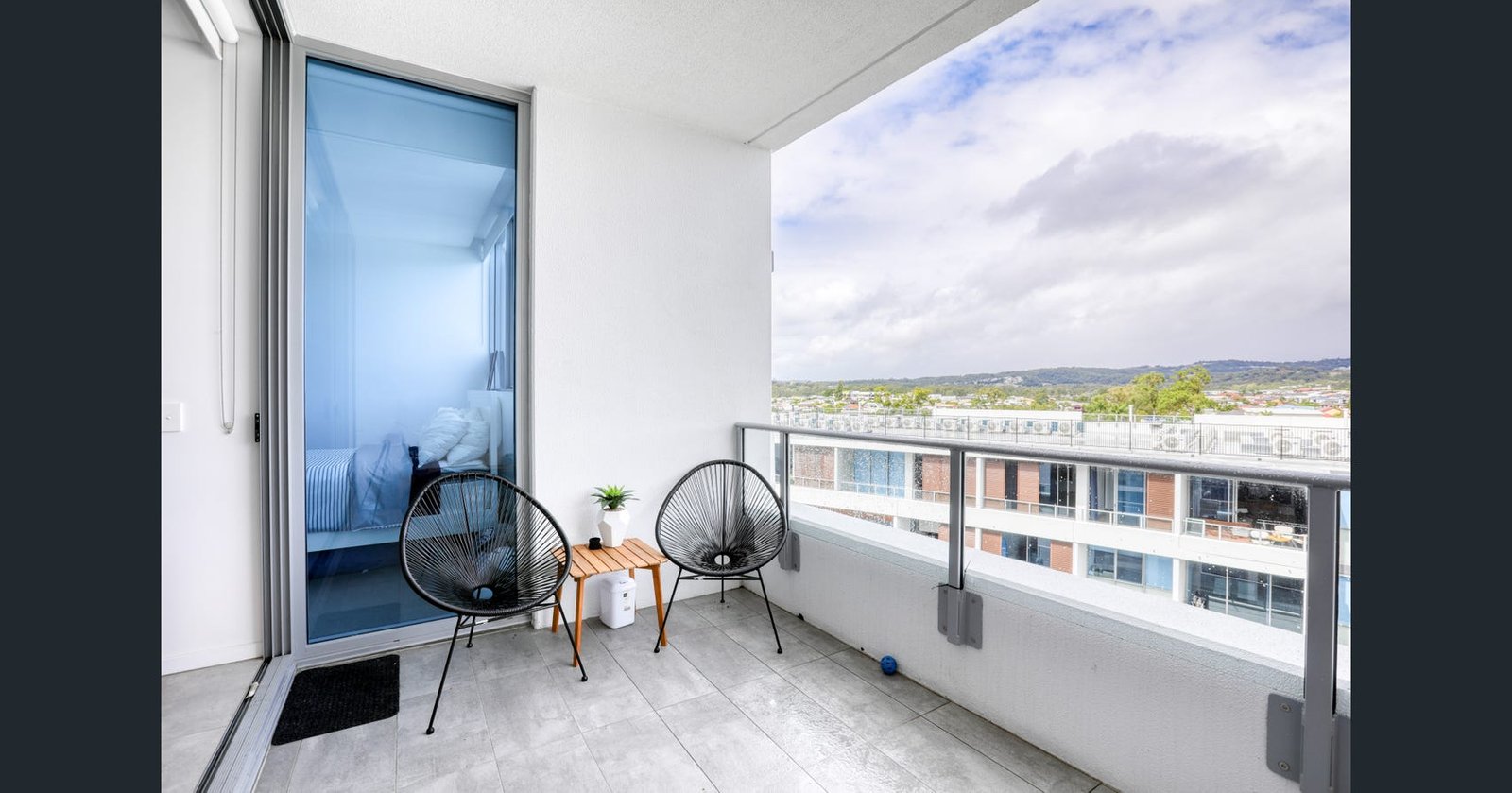 2715/397 Christine Avenue VARSITY LAKES 9