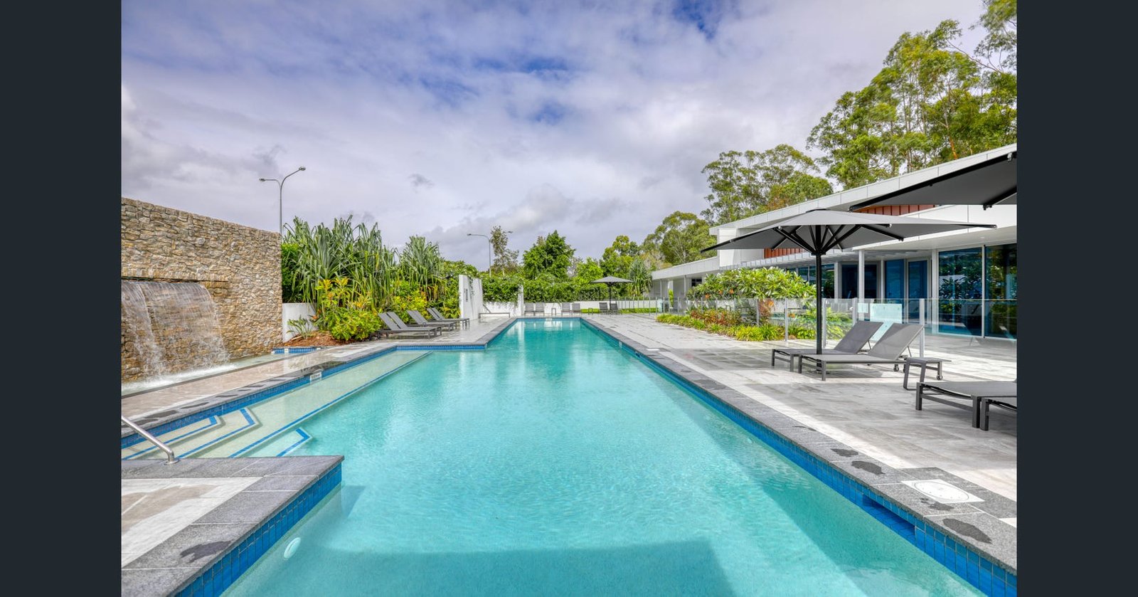 2715/397 Christine Avenue VARSITY LAKES 11