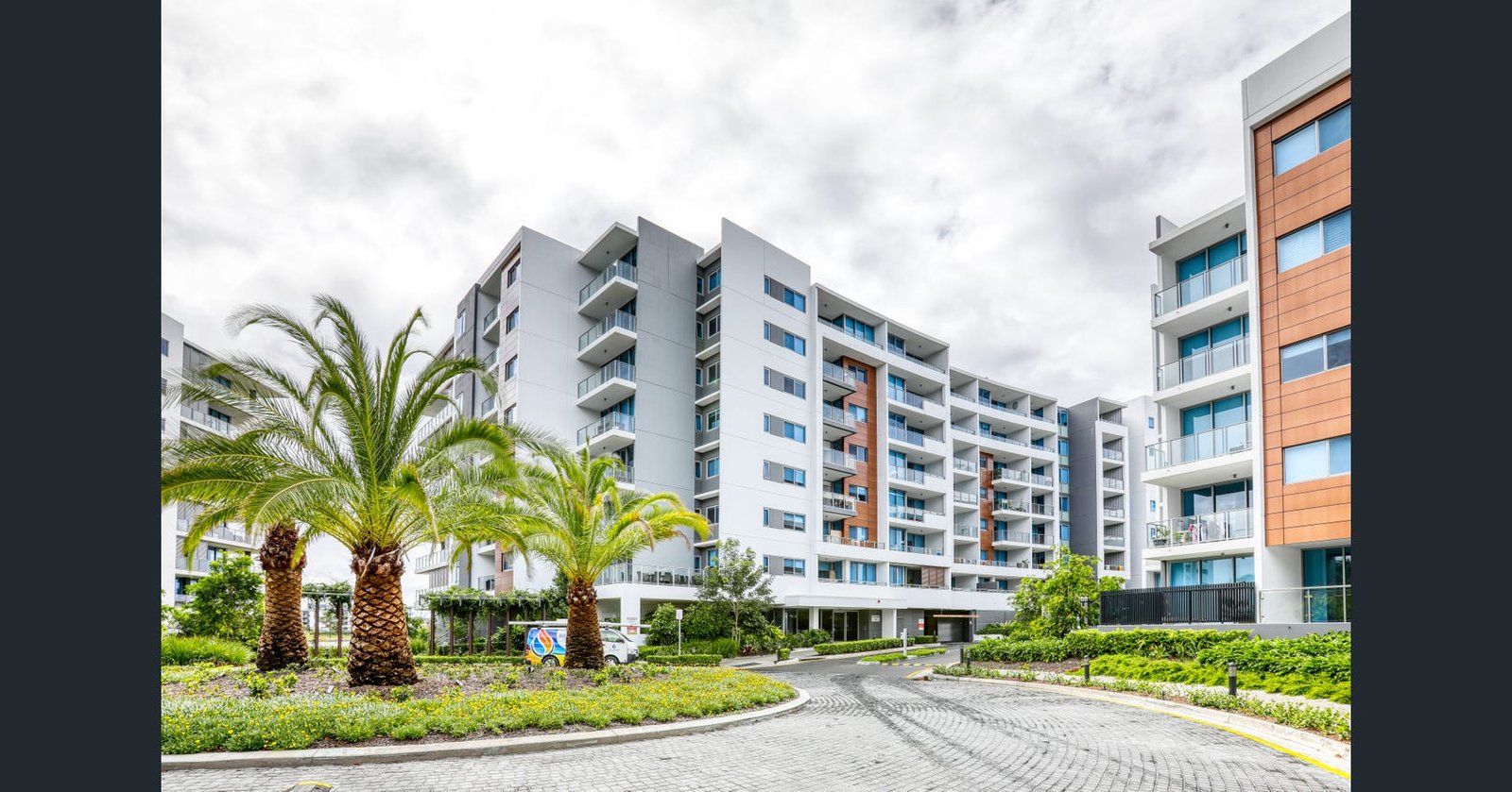 2715/397 Christine Avenue VARSITY LAKES 14