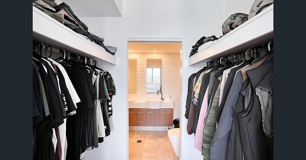 2715/397 Christine Avenue VARSITY LAKES 15