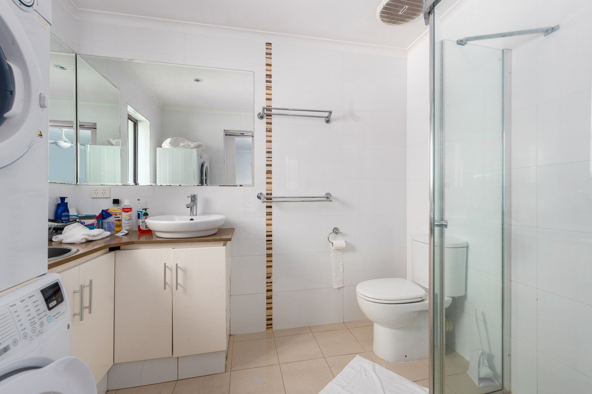 27/1849-1851 Gold Coast Highway BURLEIGH HEADS 9