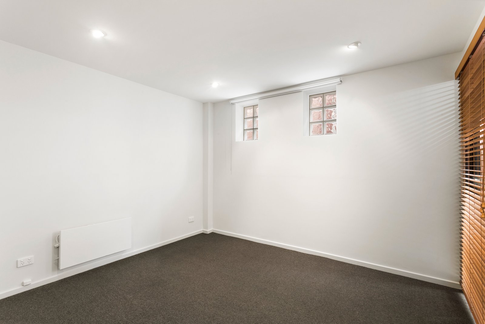 Real Estate and Property in 2/719 Glen Huntly Road, Caulfield, VIC