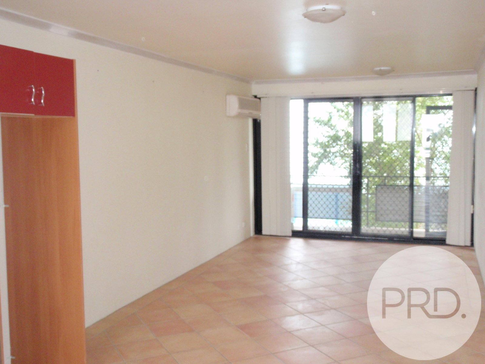 2/72 Jenner Street NUNDAH 2