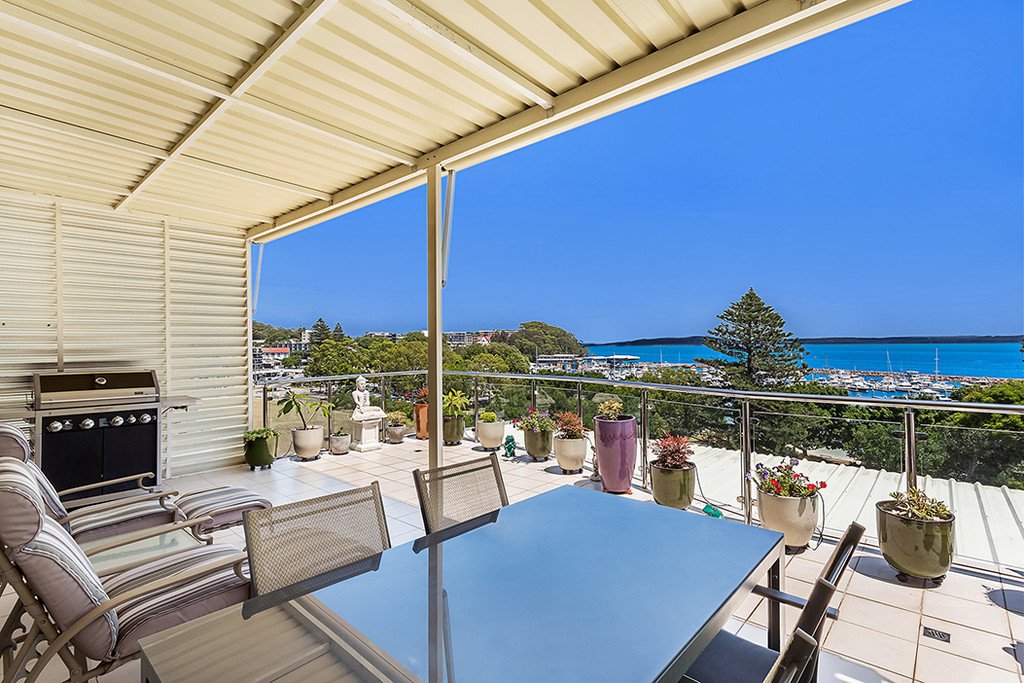 2/72 Magnus Street NELSON BAY 3