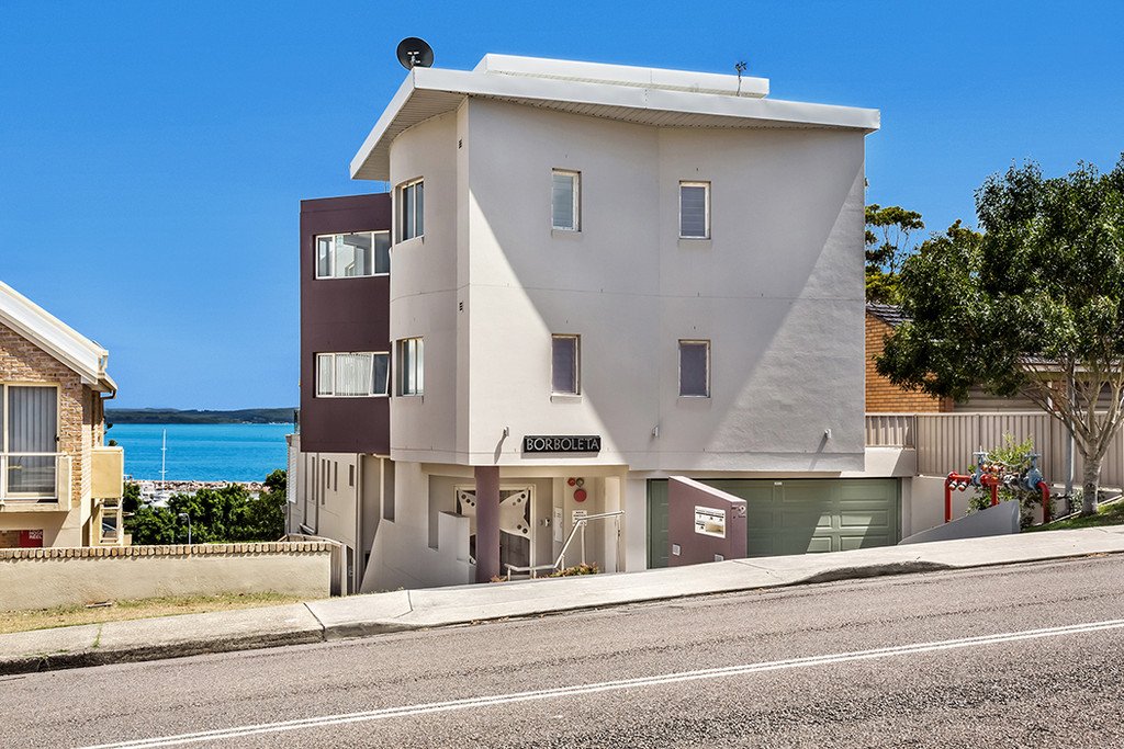 2/72 Magnus Street NELSON BAY 20