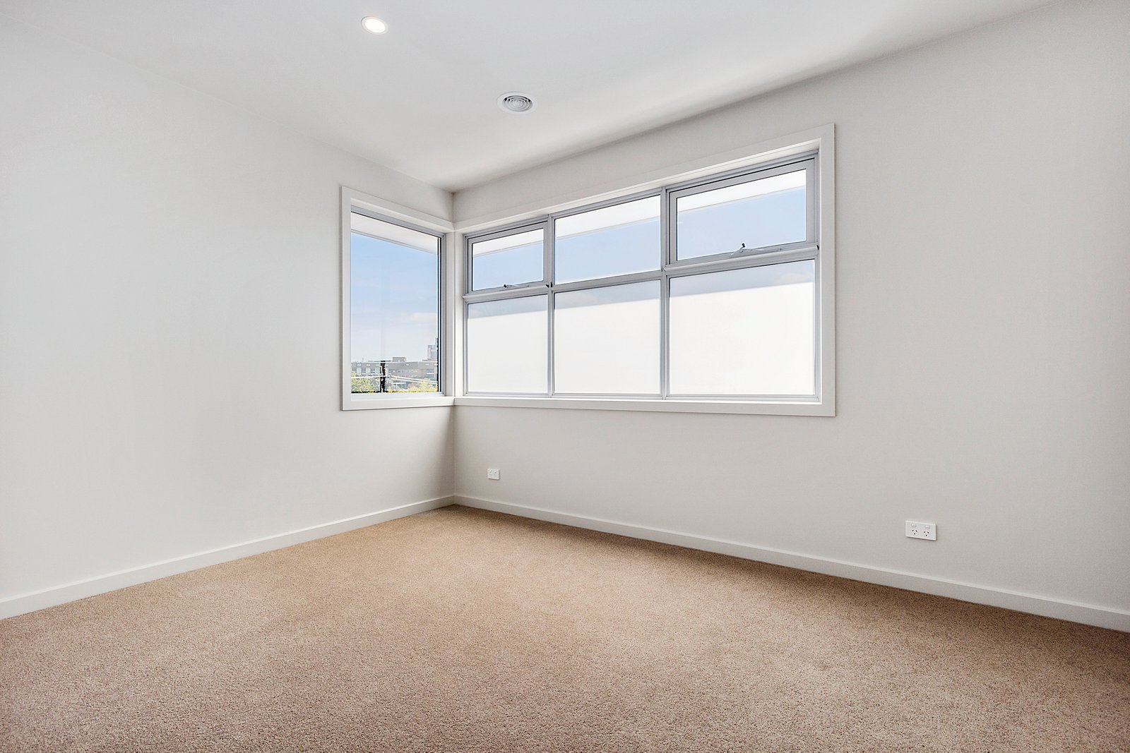 Real Estate and Property in 2/72 Medway Street, Box Hill North, VIC