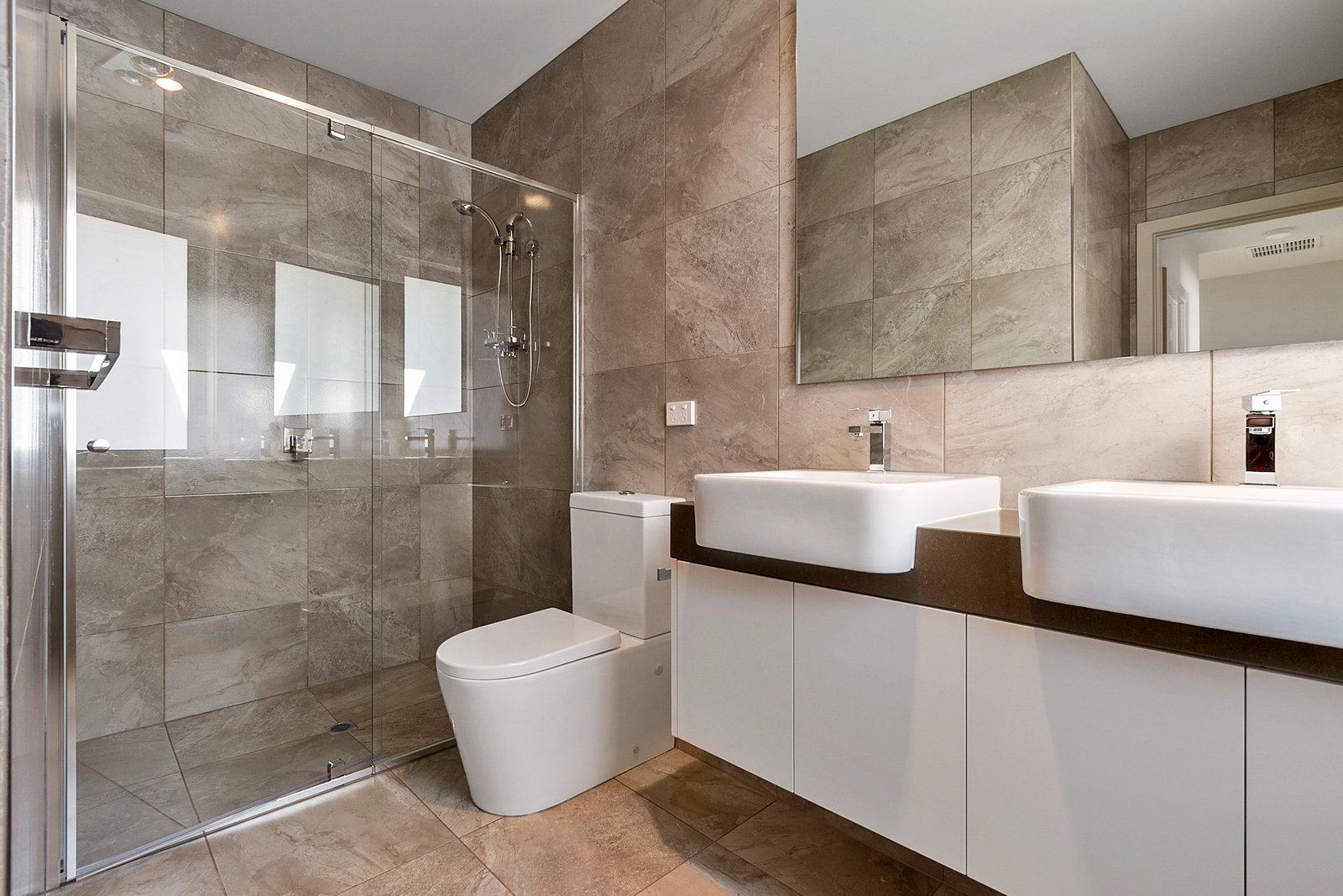 Real Estate and Property in 2/72 Medway Street, Box Hill North, VIC