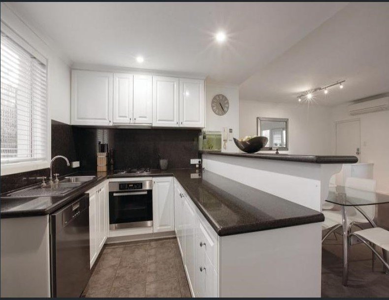 Gallery: 2/72 Roslyn Street