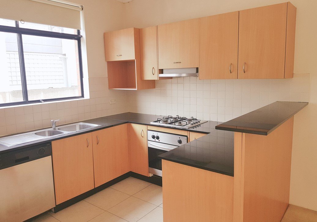 27/2A Cross Street HURSTVILLE 4
