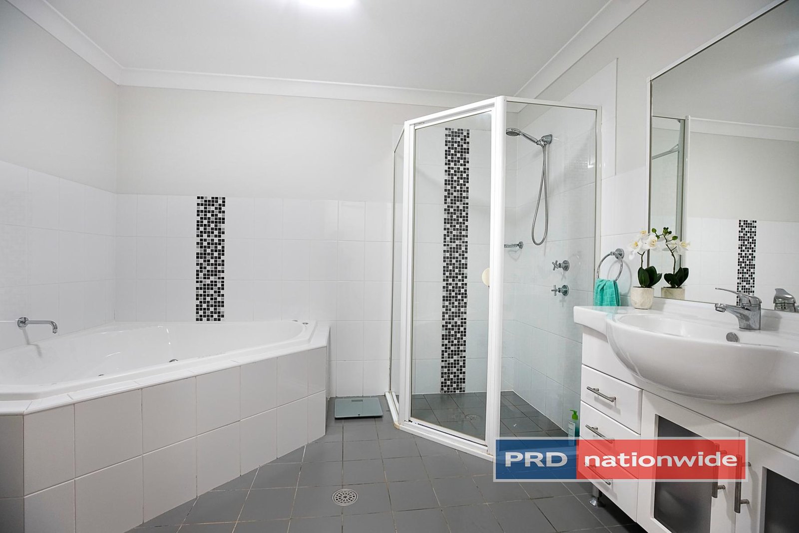 2/73-75 Stafford Street KINGSWOOD 6