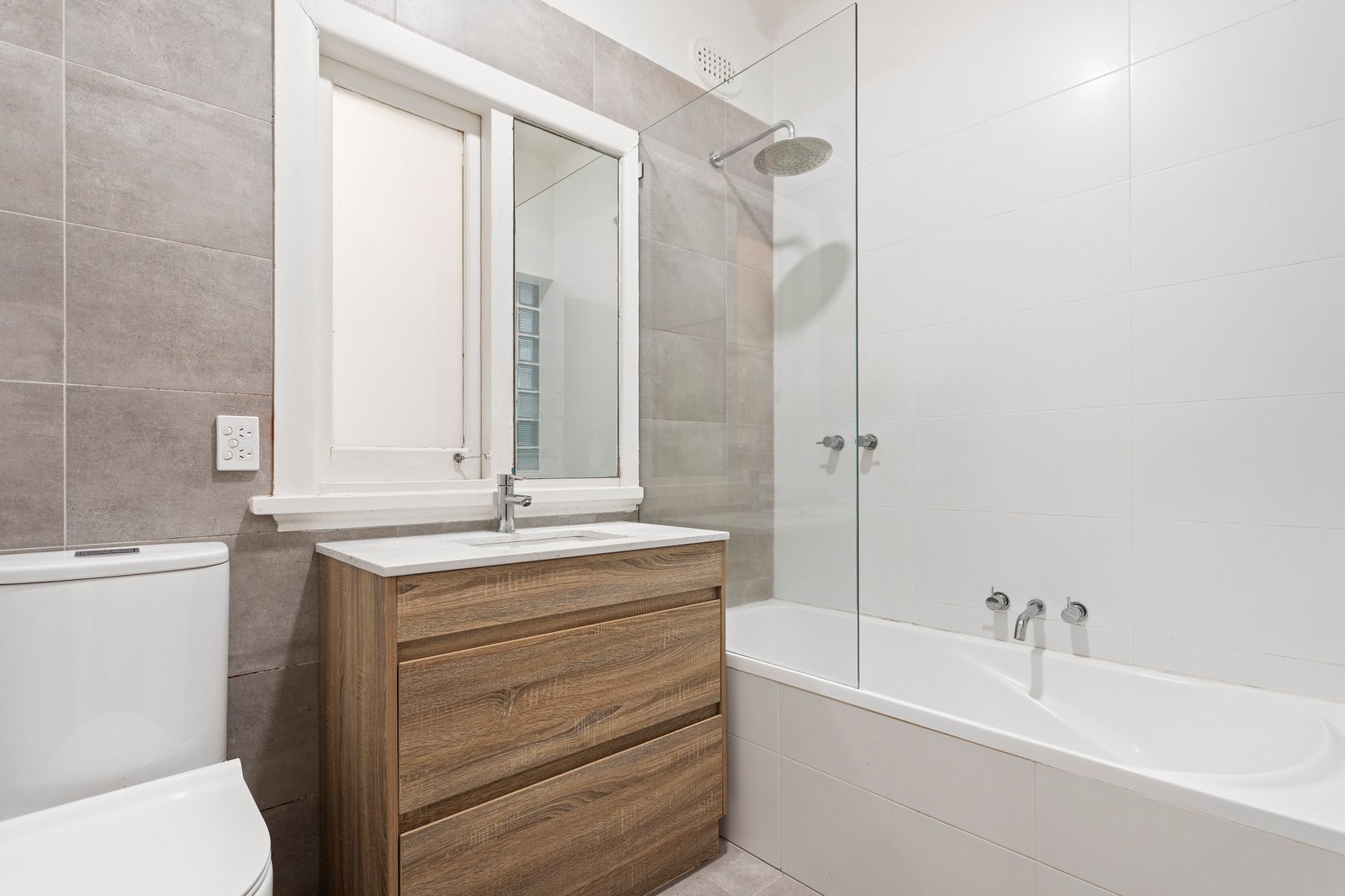 Real Estate and Property in 2/73 Marine Parade, Elwood, VIC