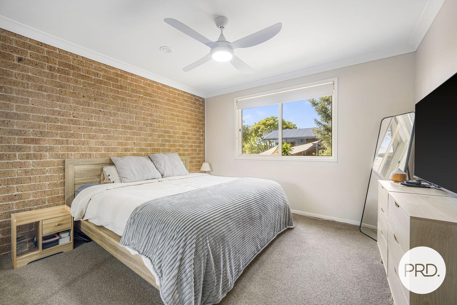 2/73 Norman Street LAURIETON 8