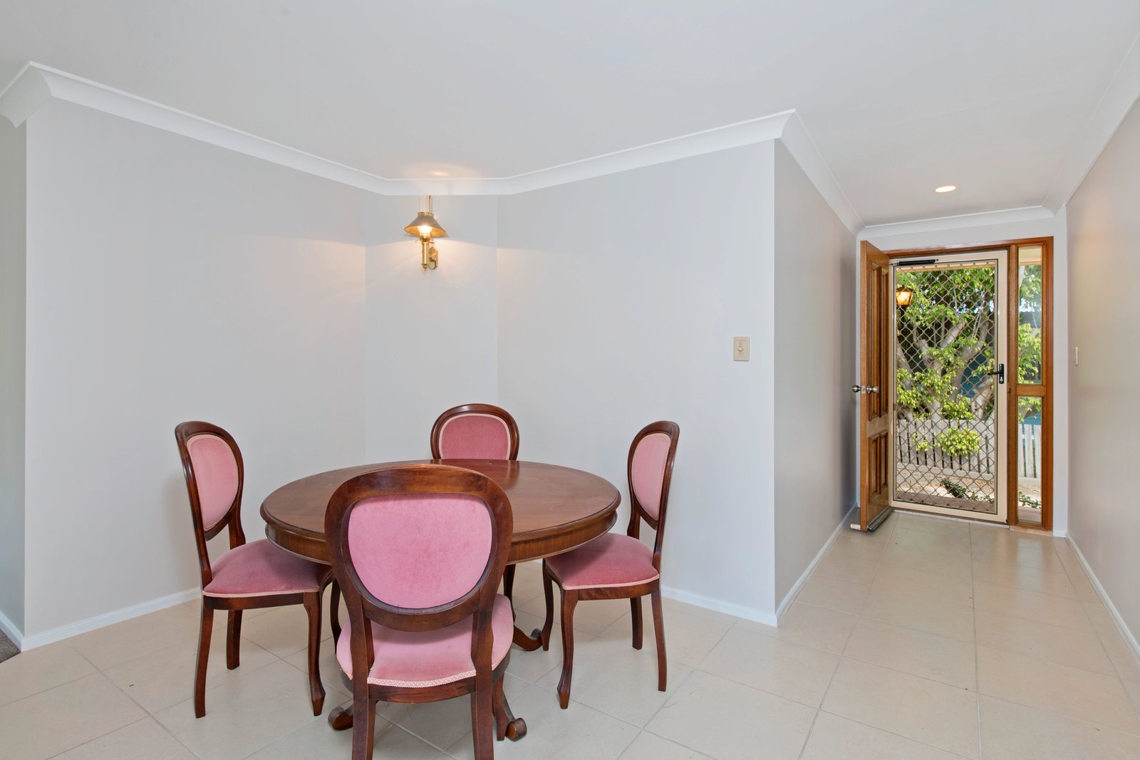 2/73 Norman Street LAURIETON 3