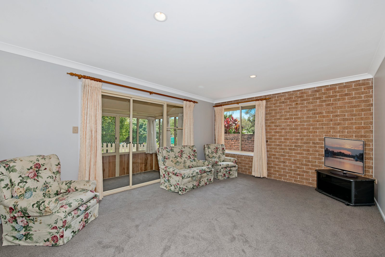 2/73 Norman Street LAURIETON 2