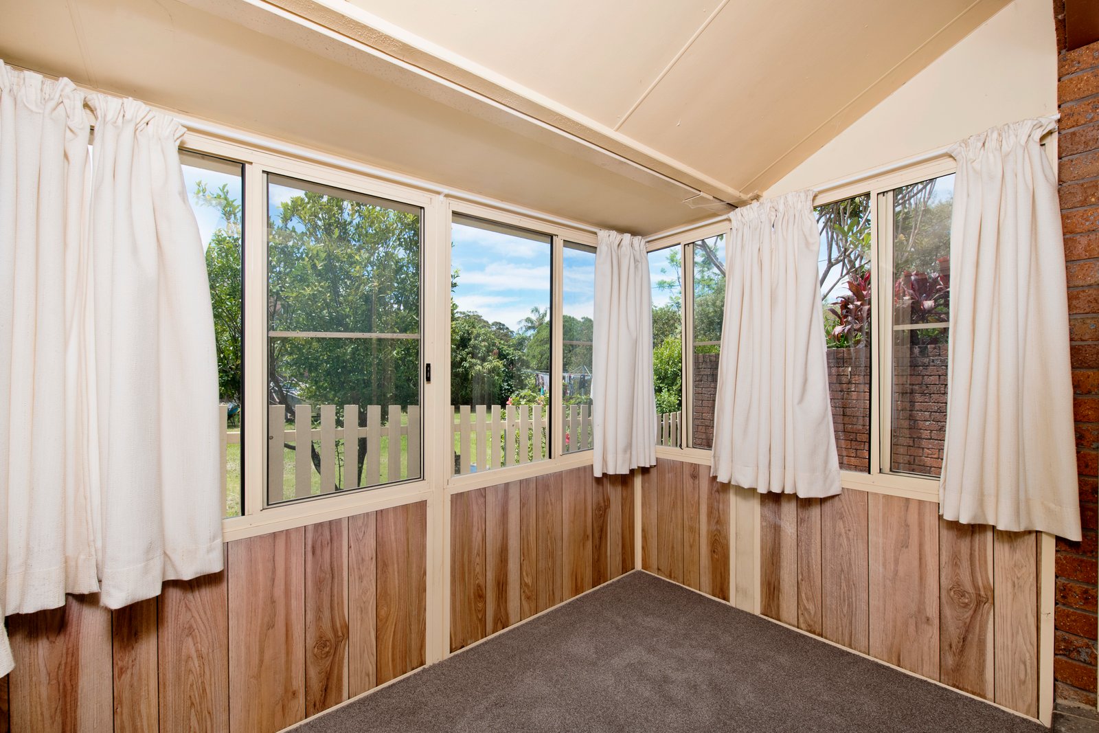 2/73 Norman Street LAURIETON 8