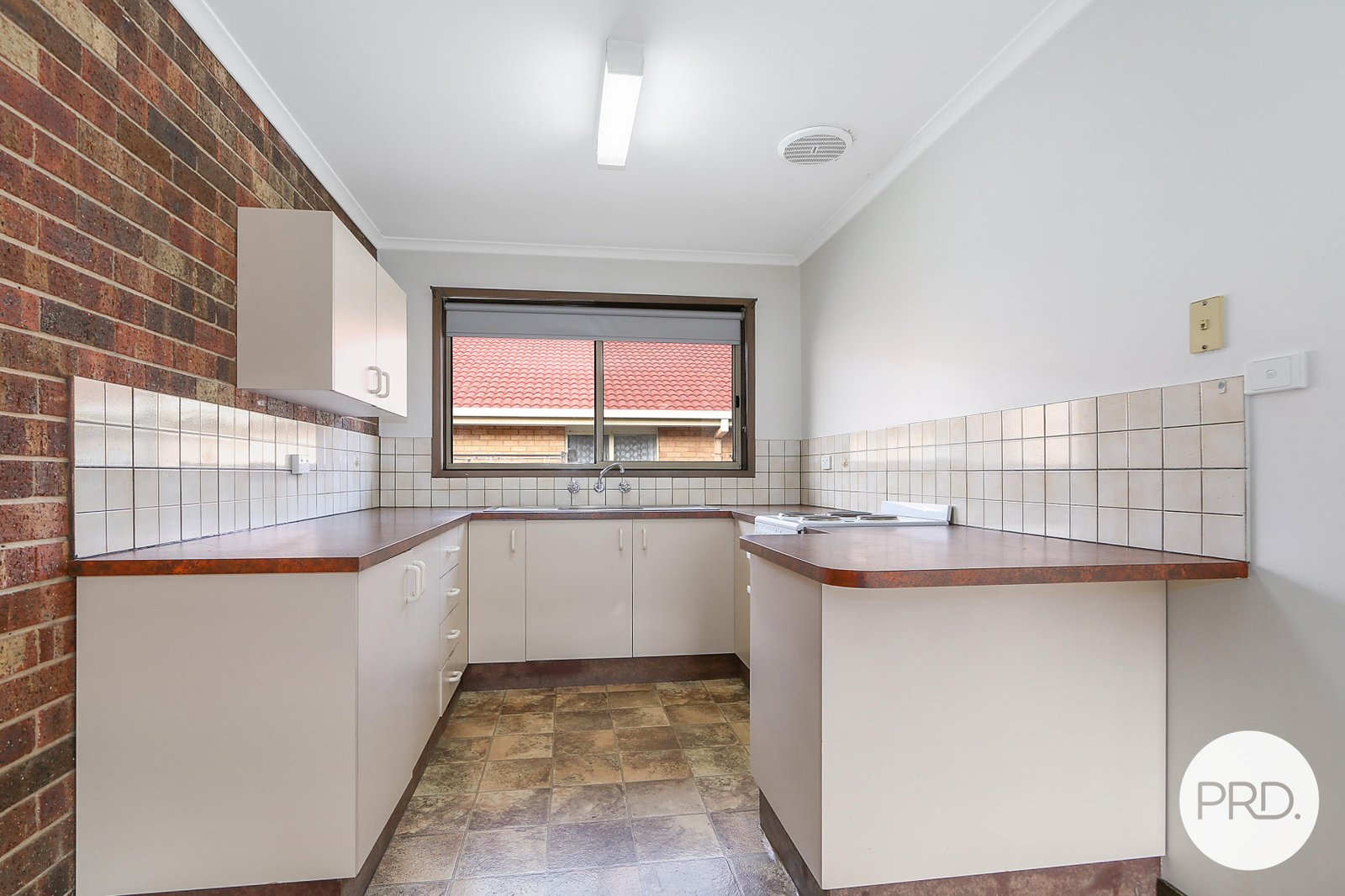 2/731 Lavis Street EAST ALBURY 2