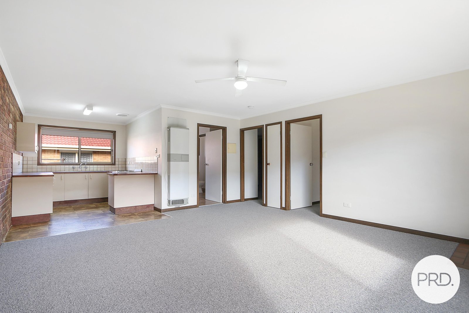 2/731 Lavis Street EAST ALBURY 3
