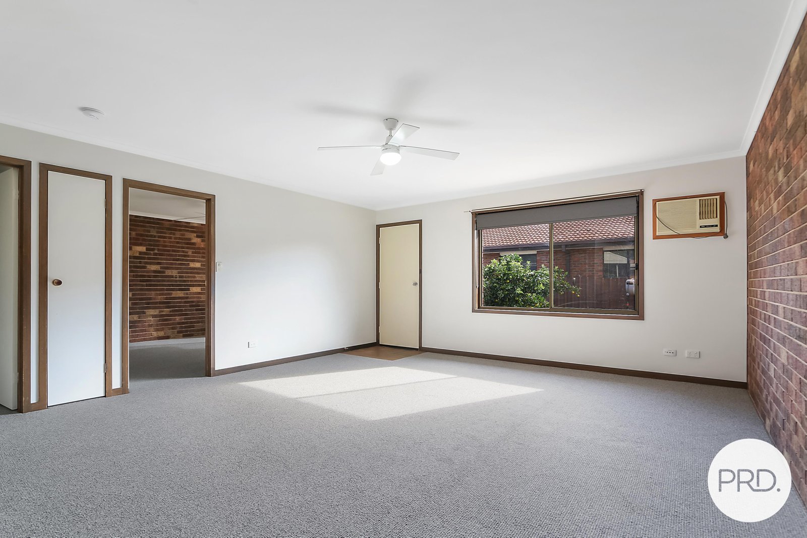 2/731 Lavis Street EAST ALBURY 4