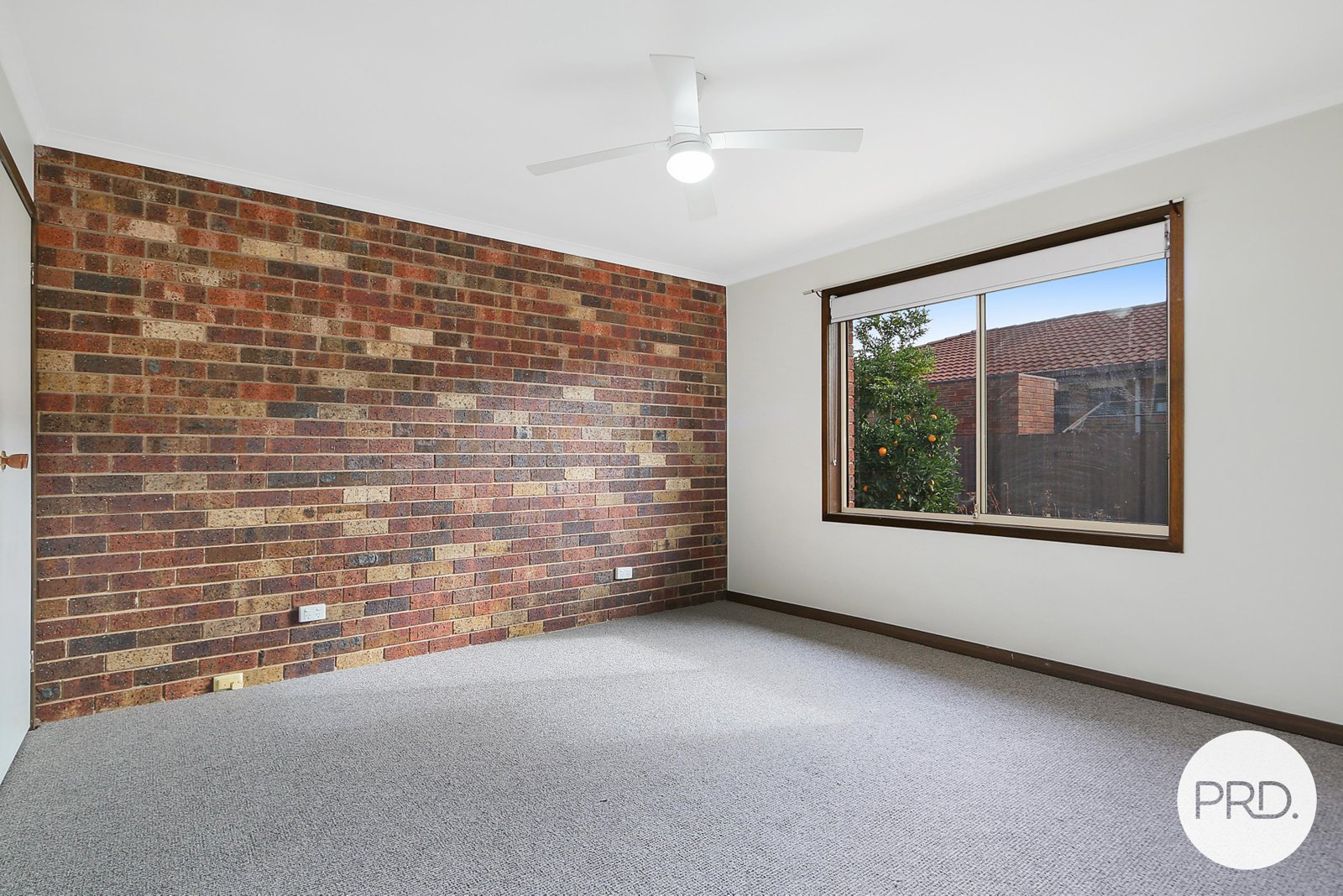 2/731 Lavis Street EAST ALBURY 5