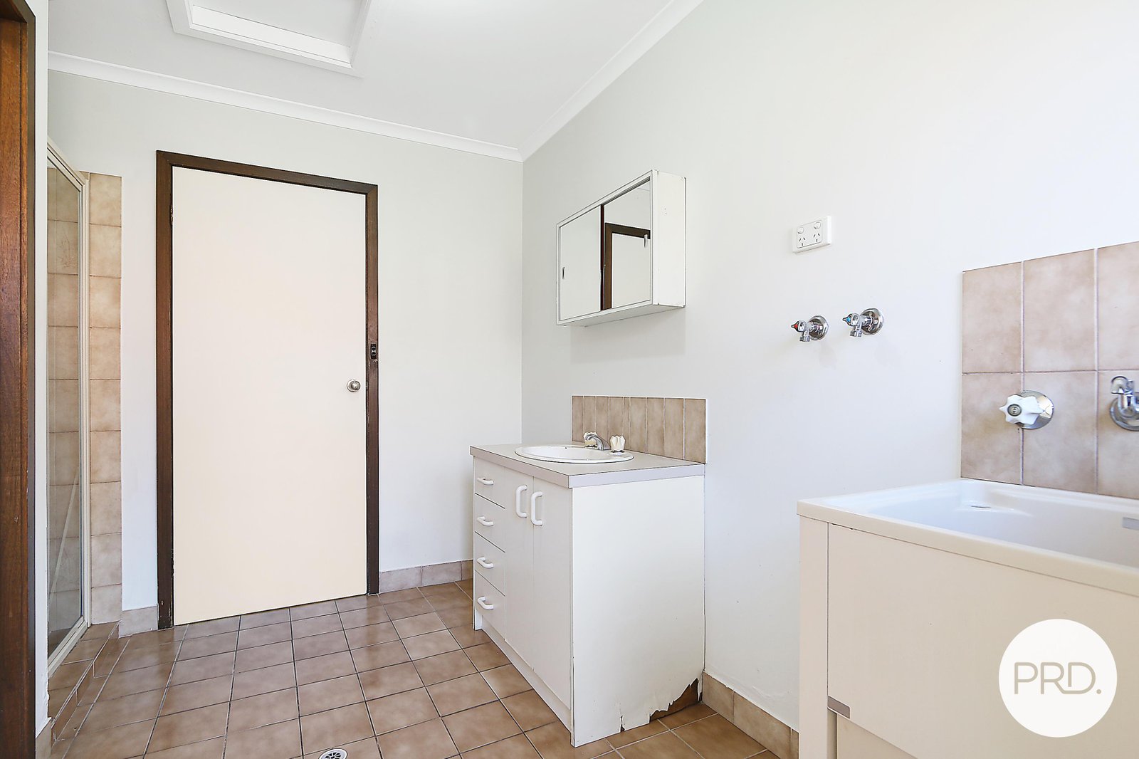 2/731 Lavis Street EAST ALBURY 6
