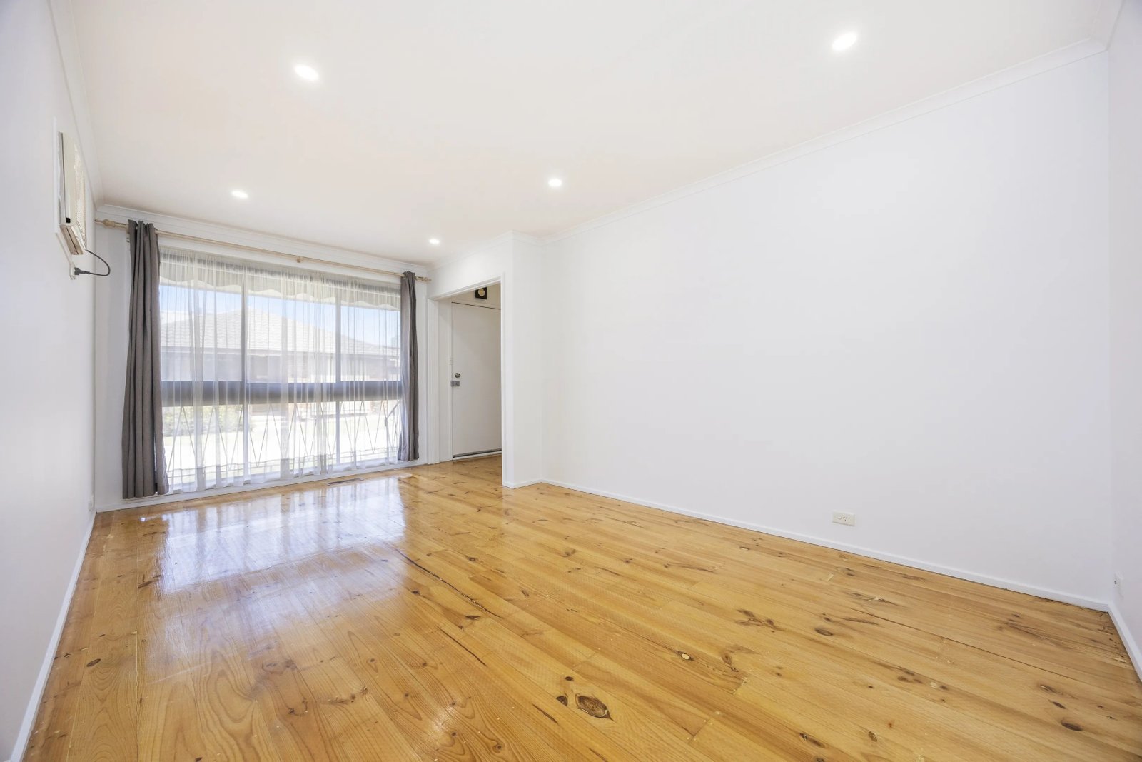 Gallery: 2/736 Centre Road