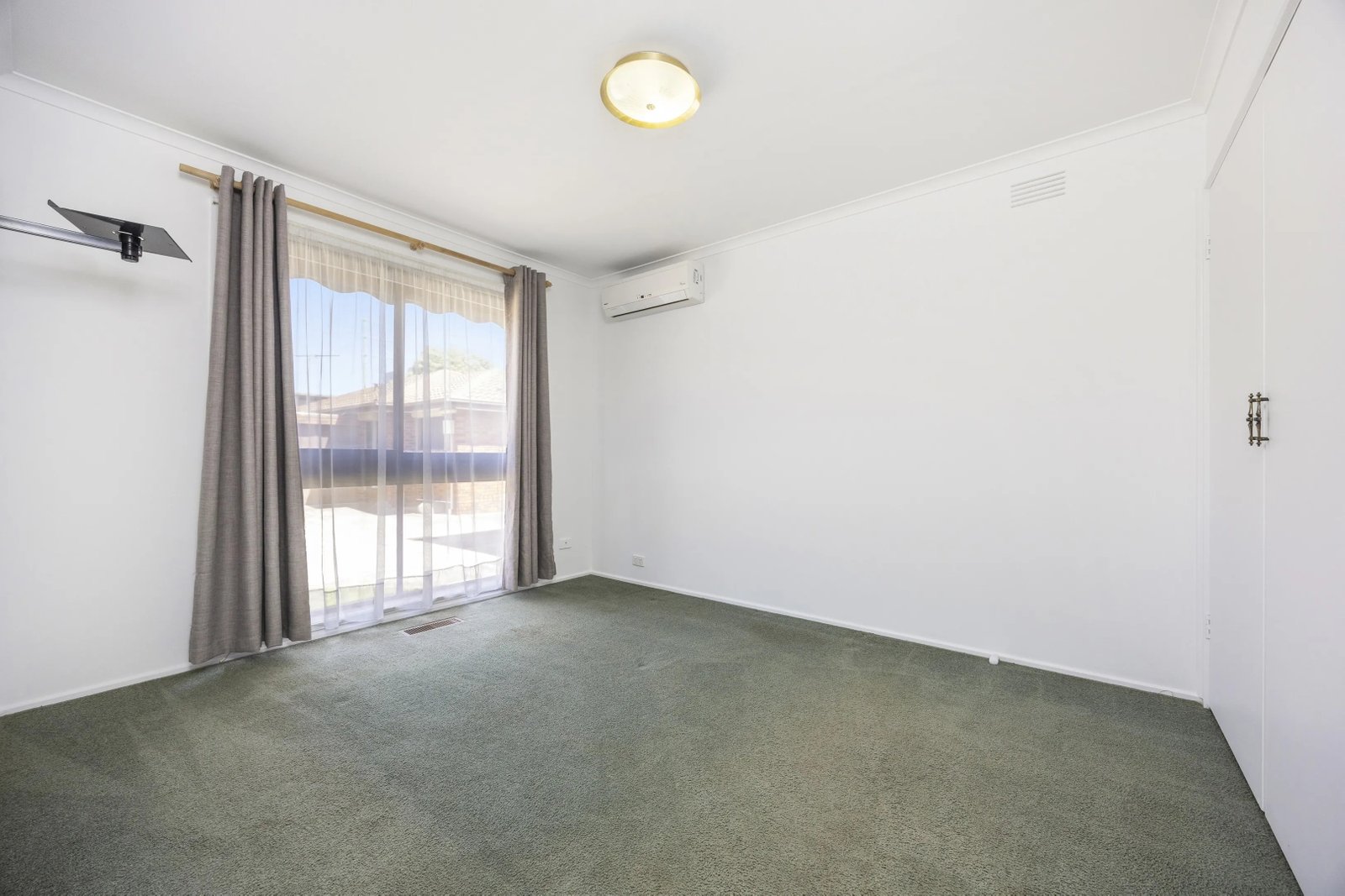 Gallery: 2/736 Centre Road