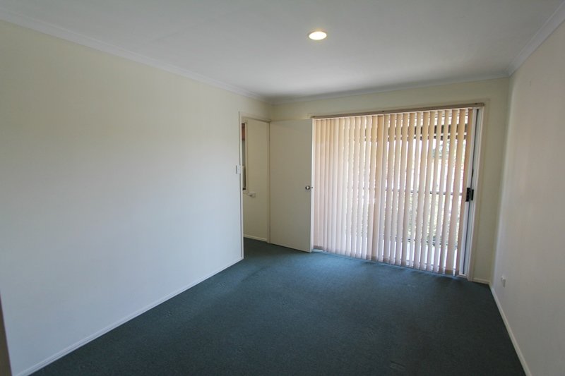 2/74 Pohlman Street SOUTHPORT 6