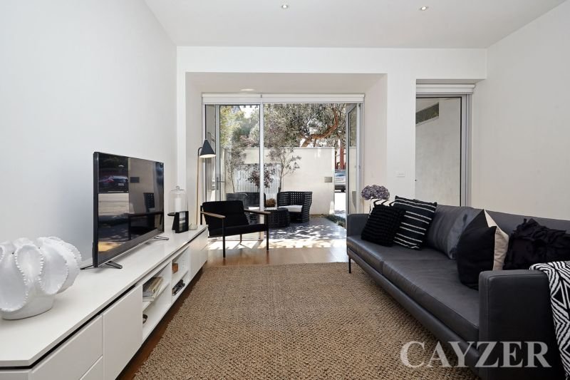 Gallery: 2/74 Stokes Street