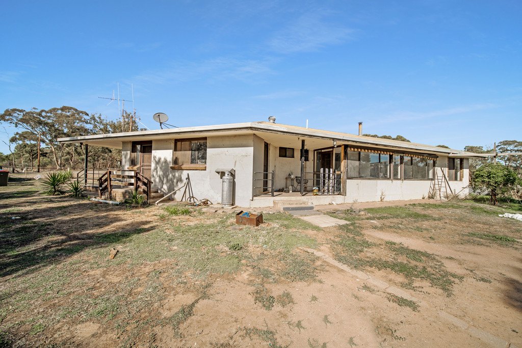 274 Voddens Road SEBASTIAN 2