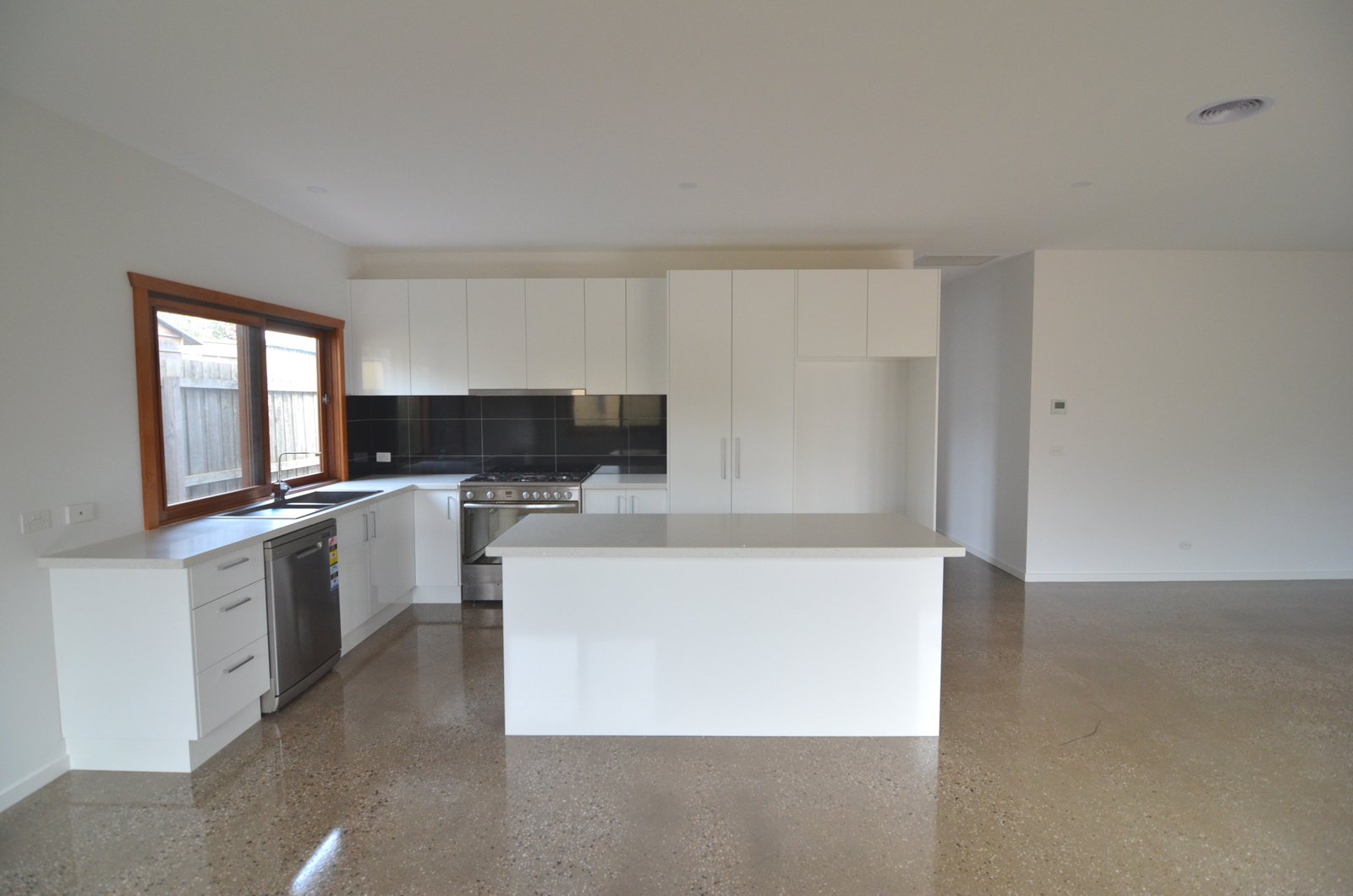 Gallery: 2/74 West Fyans Street