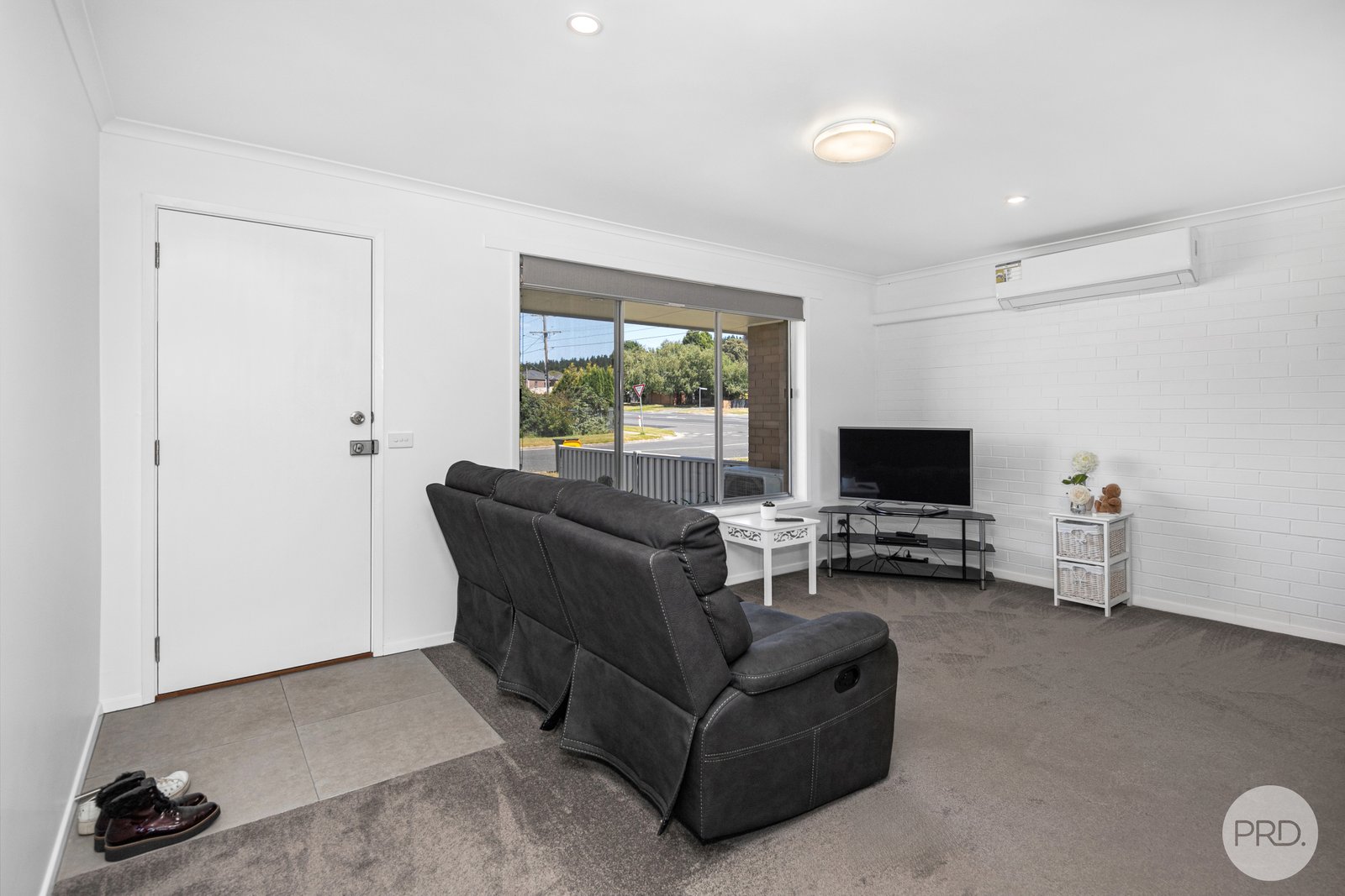 2/749 Geelong Road CANADIAN 3