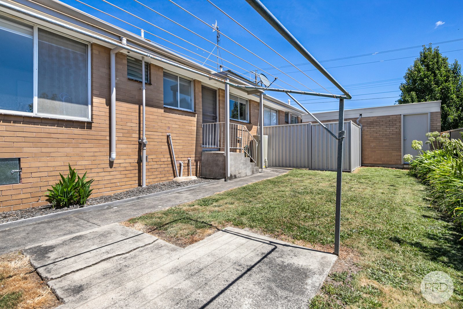 2/749 Geelong Road CANADIAN 8