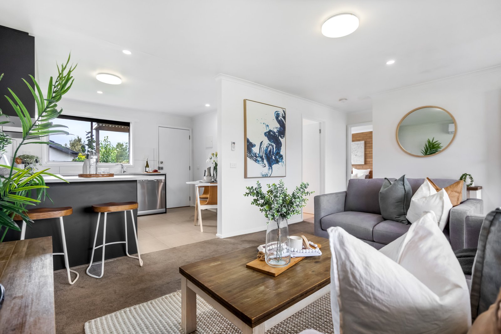 2/749 Geelong Road CANADIAN 13