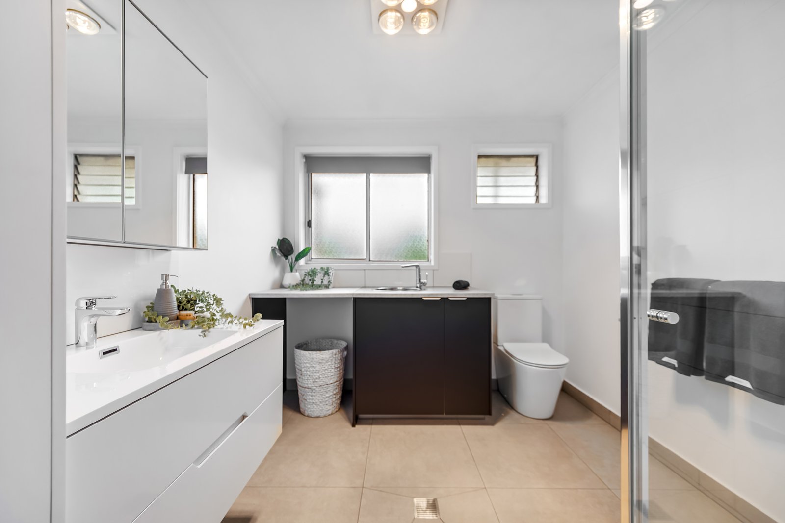 2/749 Geelong Road CANADIAN 14