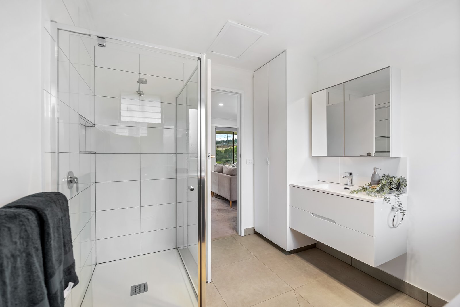 2/749 Geelong Road CANADIAN 15