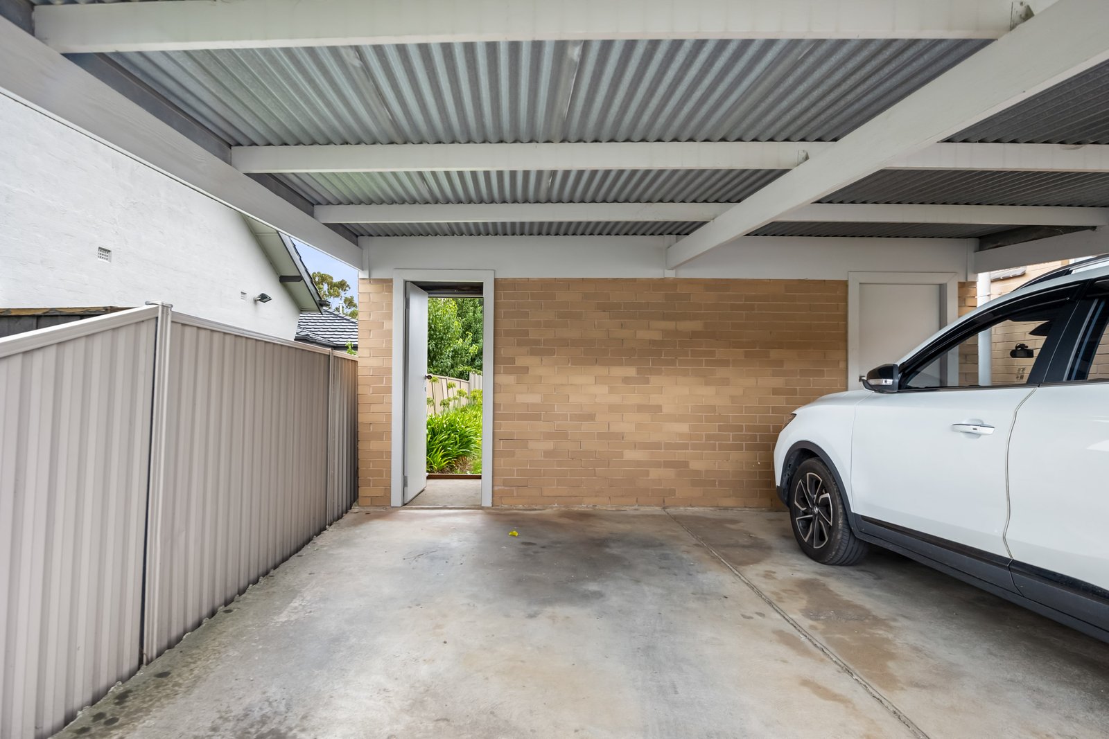 2/749 Geelong Road CANADIAN 24