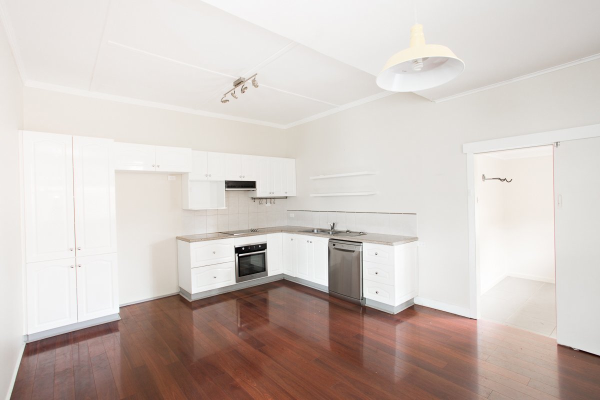 Gallery: 274A Humffray St North