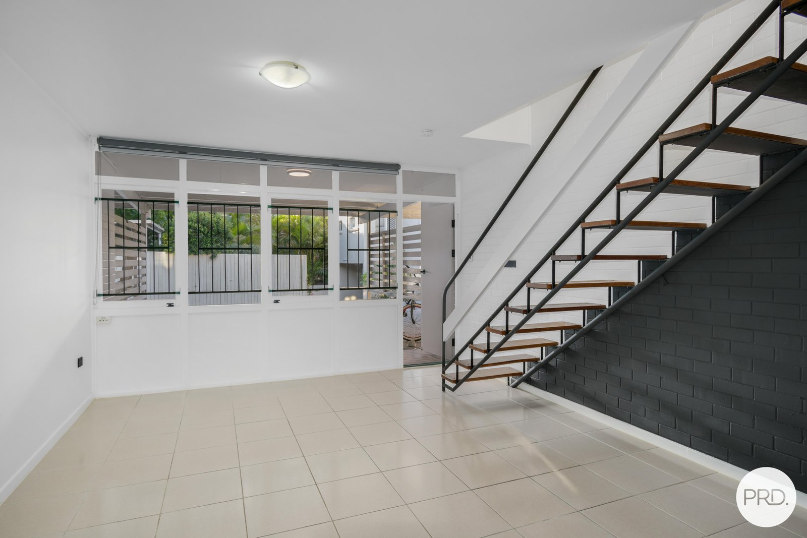 2/74A Pacific Parade BILINGA 4