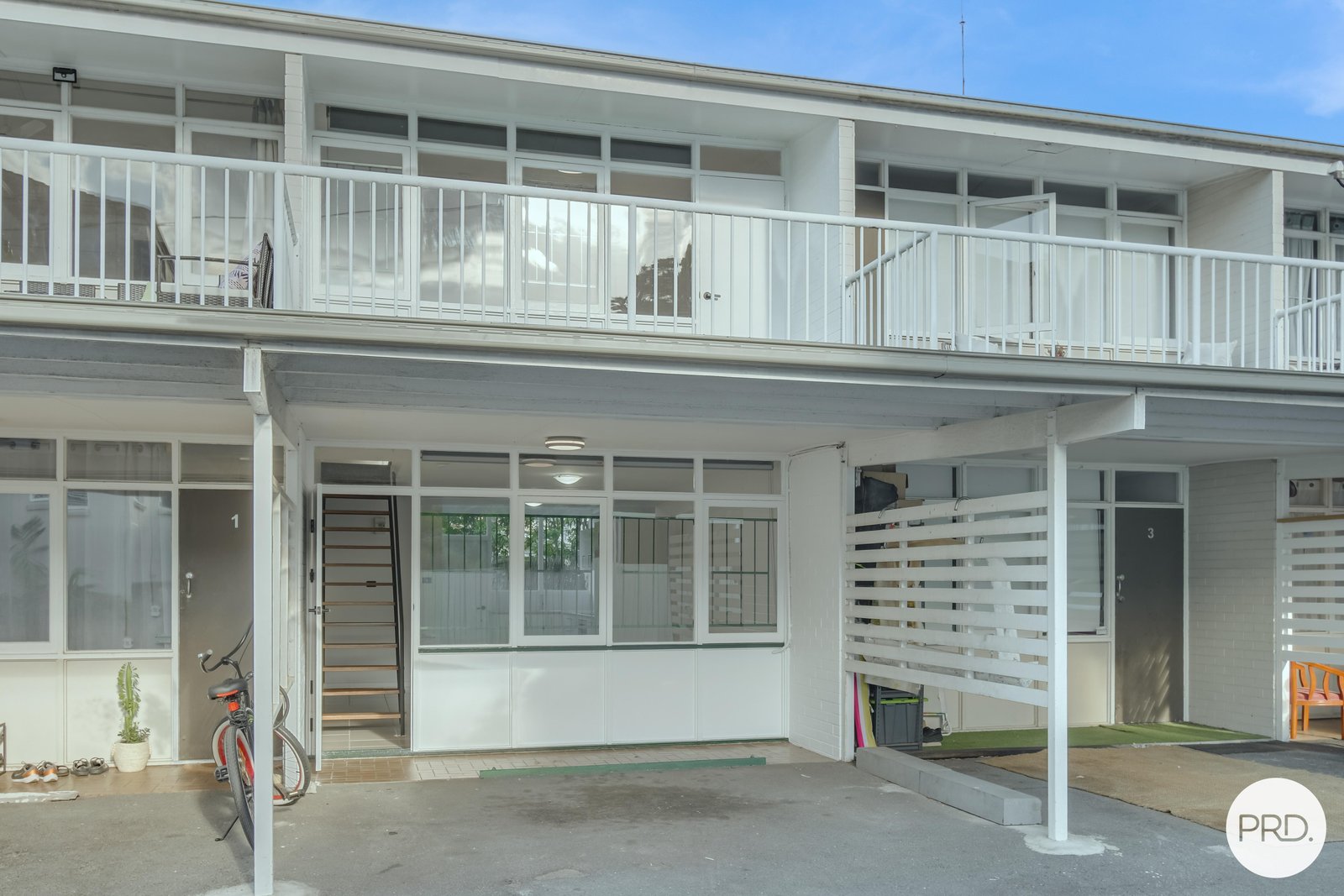 2/74A Pacific Parade BILINGA 8