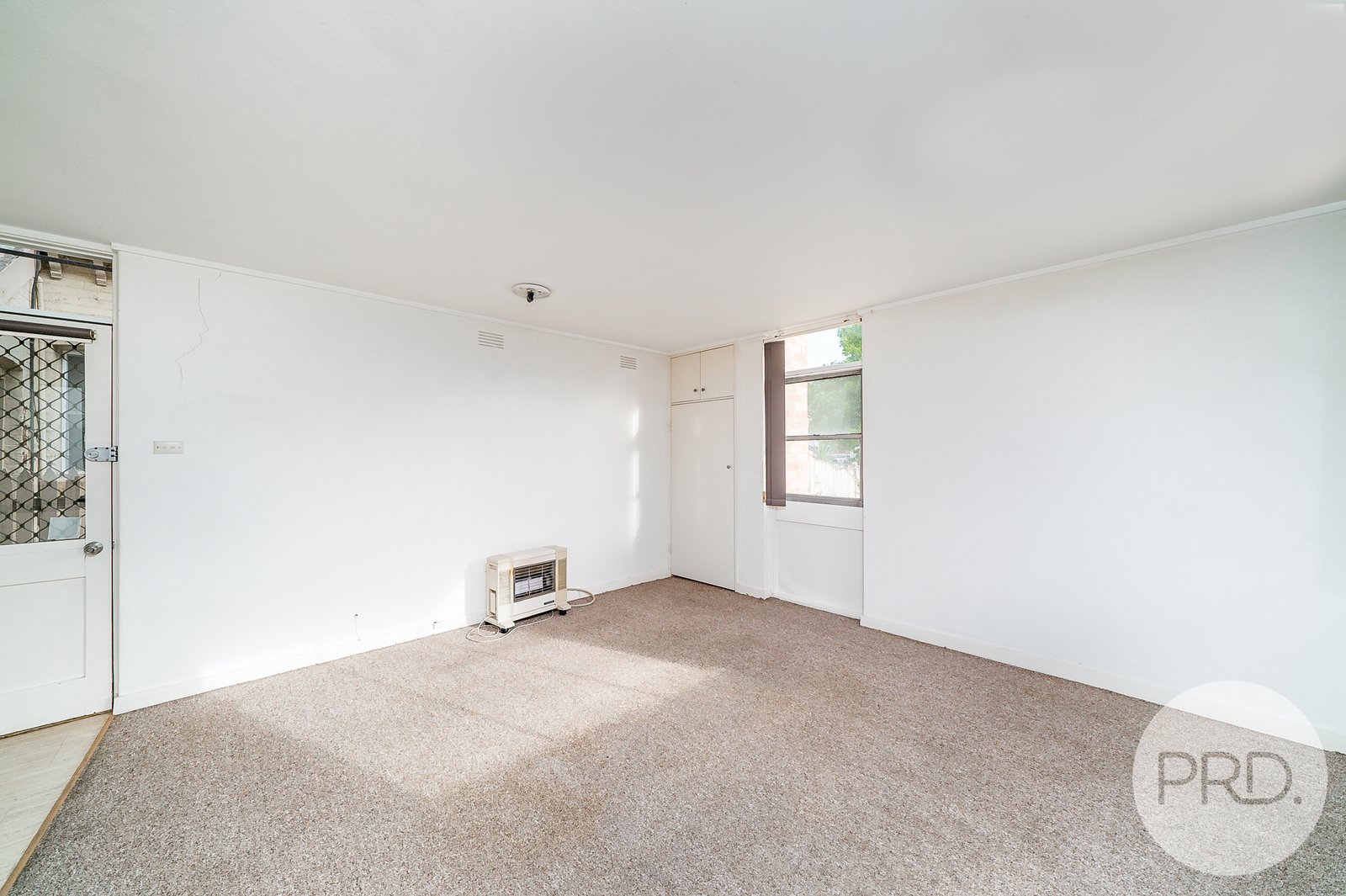 2/74A Tompson  WAGGA WAGGA 5